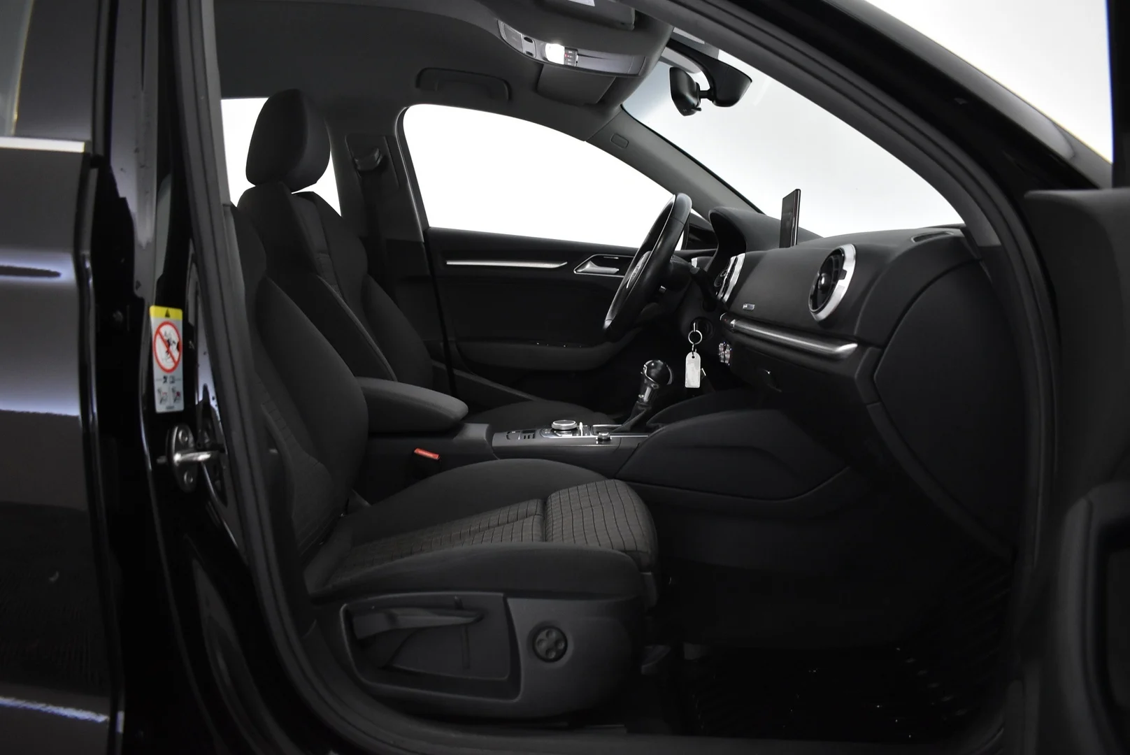 Car Image - 77uK0GlB3ImKyvMO03iSdE
