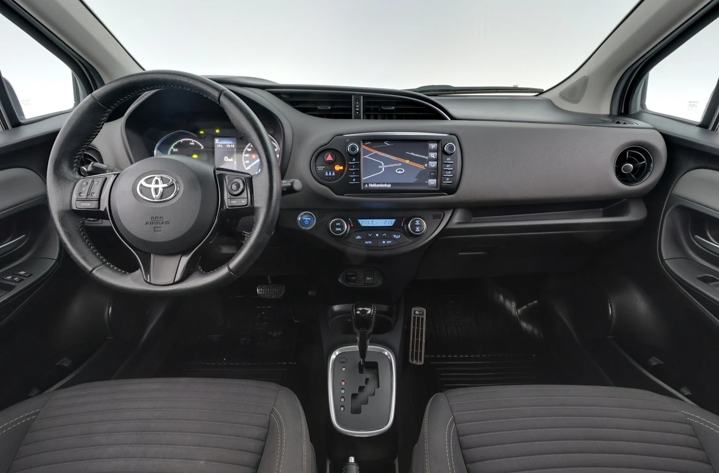 Car Image - kVxtlrVCa7sV8DR9rTwZ4