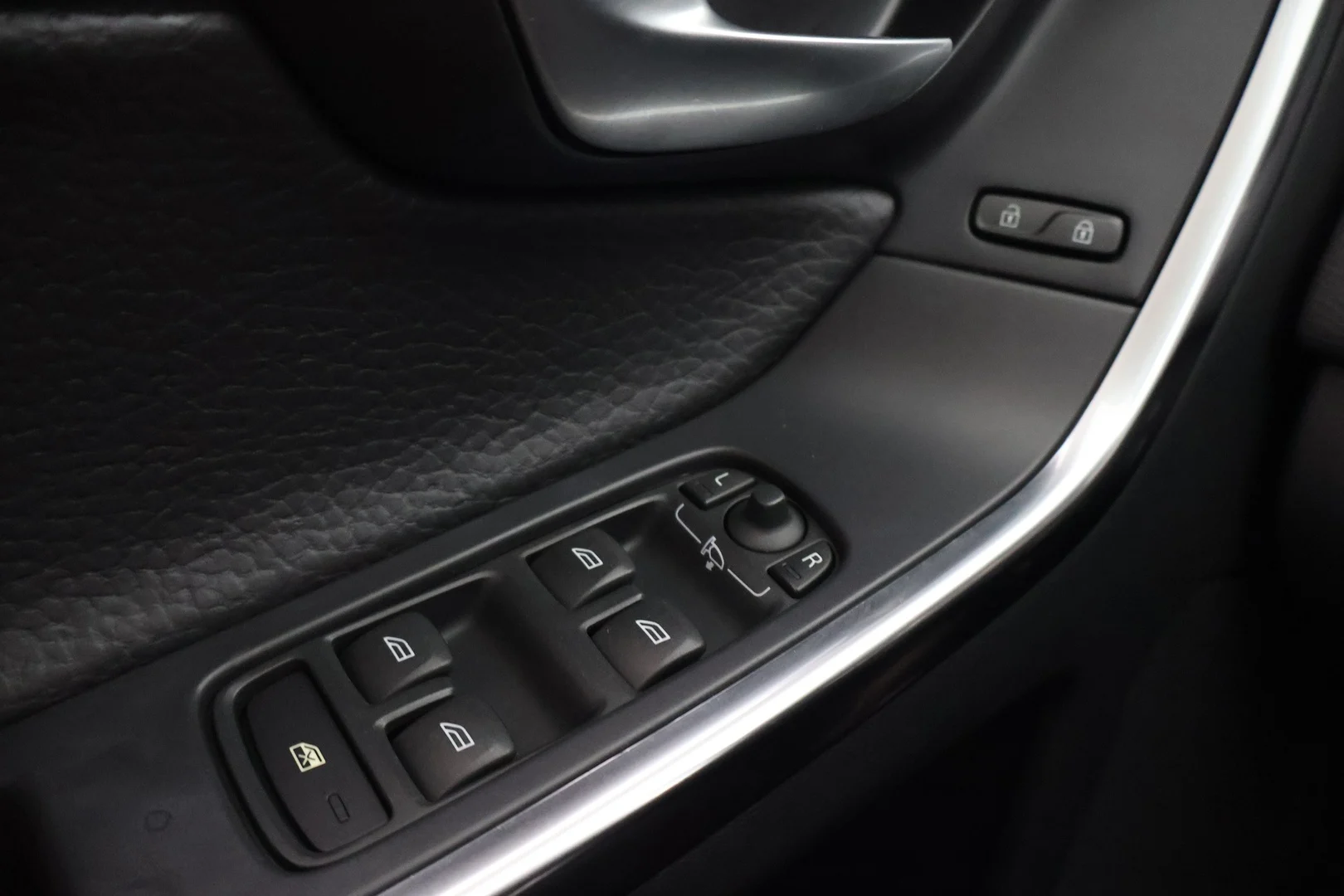 Car Image - 1sYHpltLxXCpxyI7WUO2Uj
