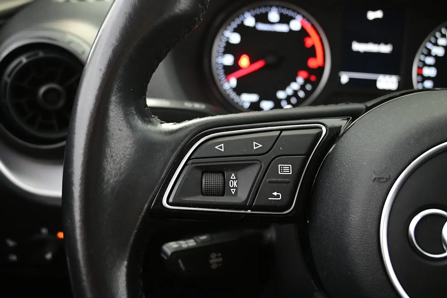 Car Image - 4PqGnkHsZnCw1aOQ4Tu3ri