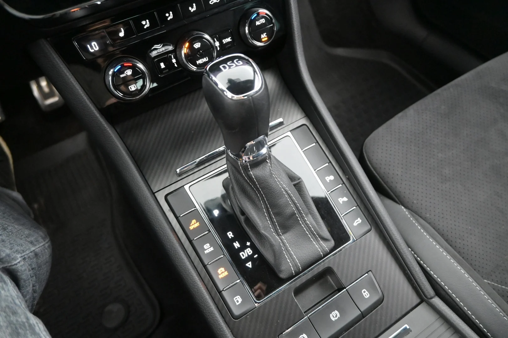 Car Image - 5P0LnYXkrEtlGct9WYMtRX