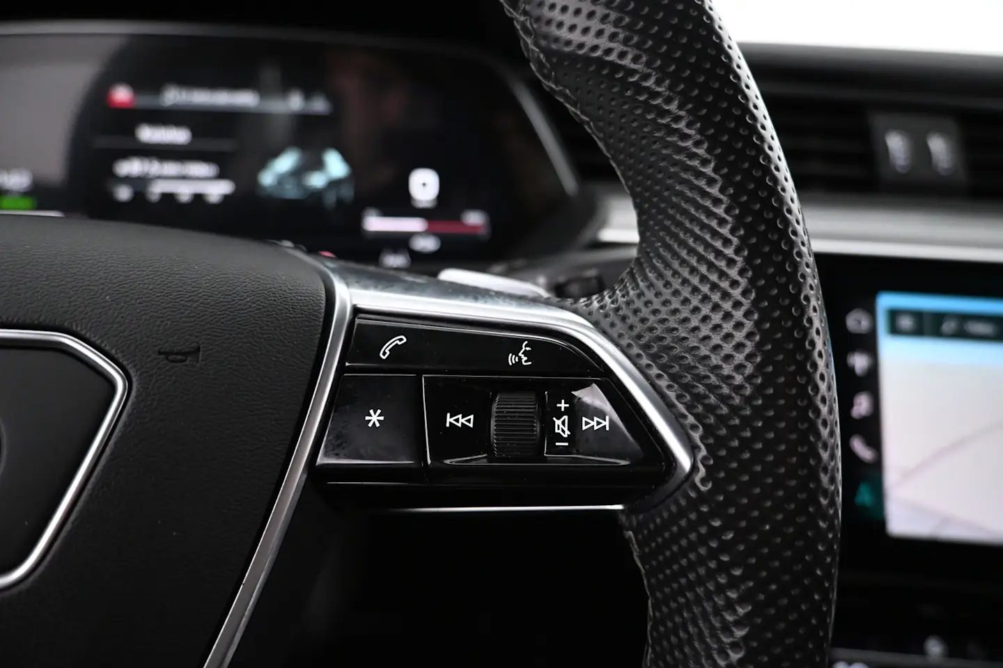 Car Image - 6o3T03baz5iYasDWG9Gsho