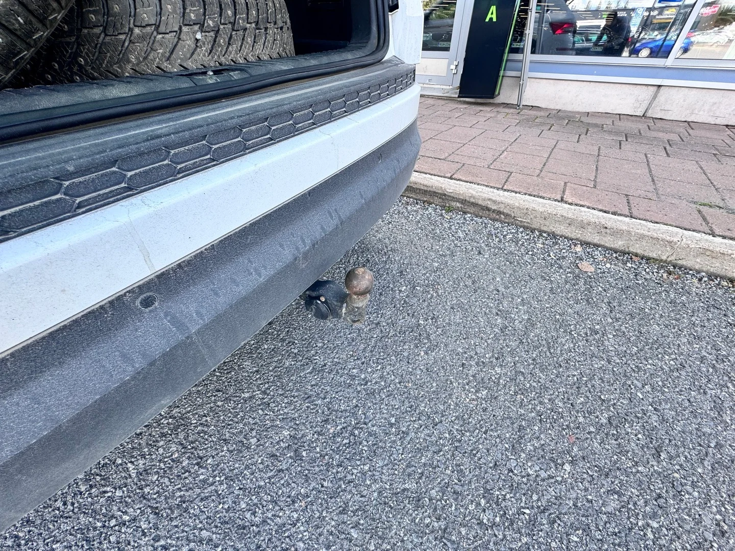 Car Image - 2lx2U9gZPkzSpSVUhiGk57