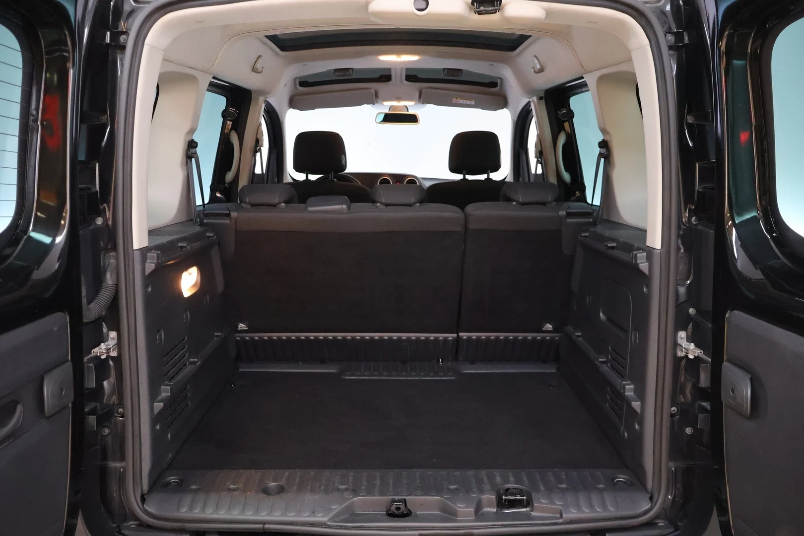 Car Image - 2wEZEtXPial5JN3ULVSY5H