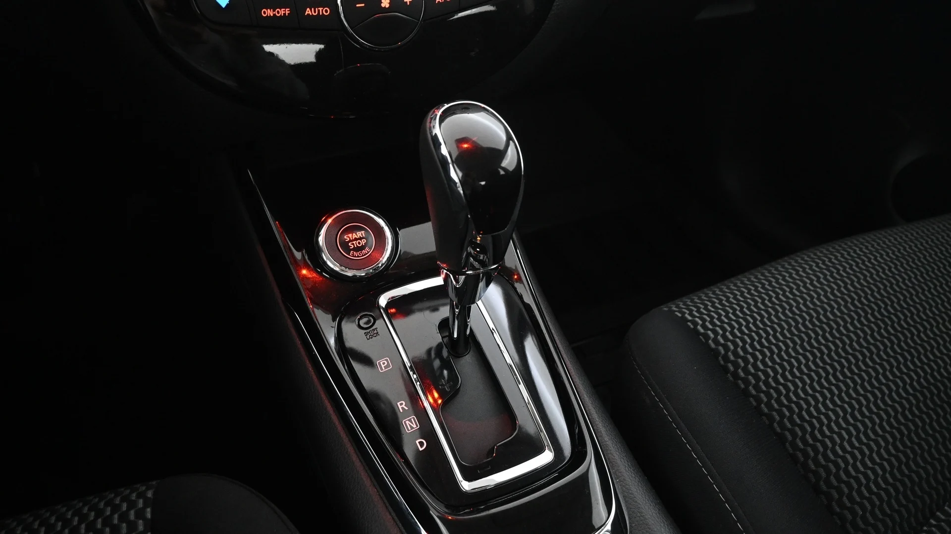 Car Image - tNLVwS9nql3nJuqbJsWyU