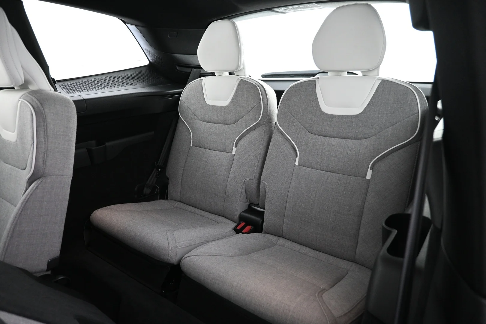Car Image - 2r4XaPjOIcIx4Z4z29mrfY