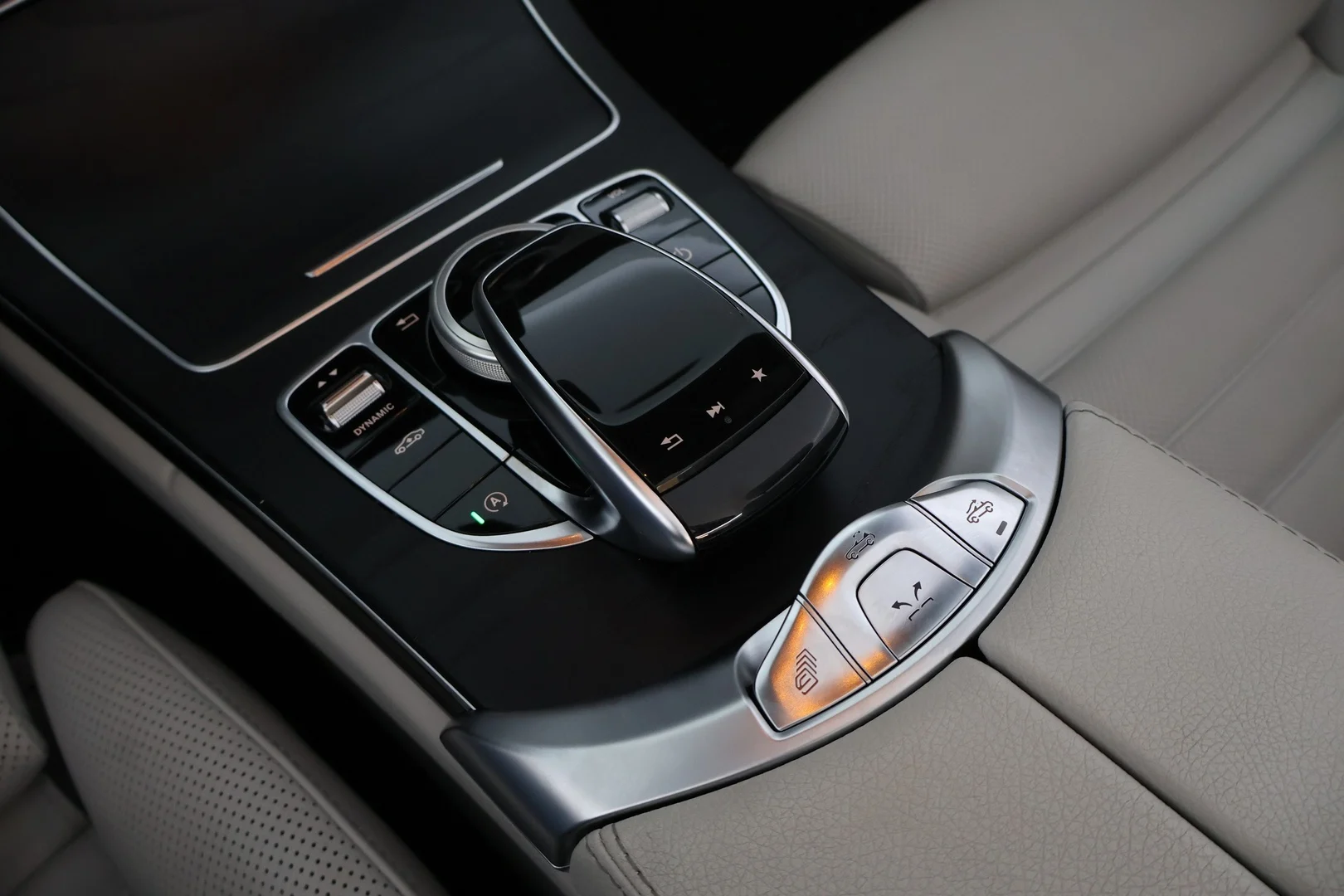 Car Image - 3fBXaejgBTpfaBWfKca1XI