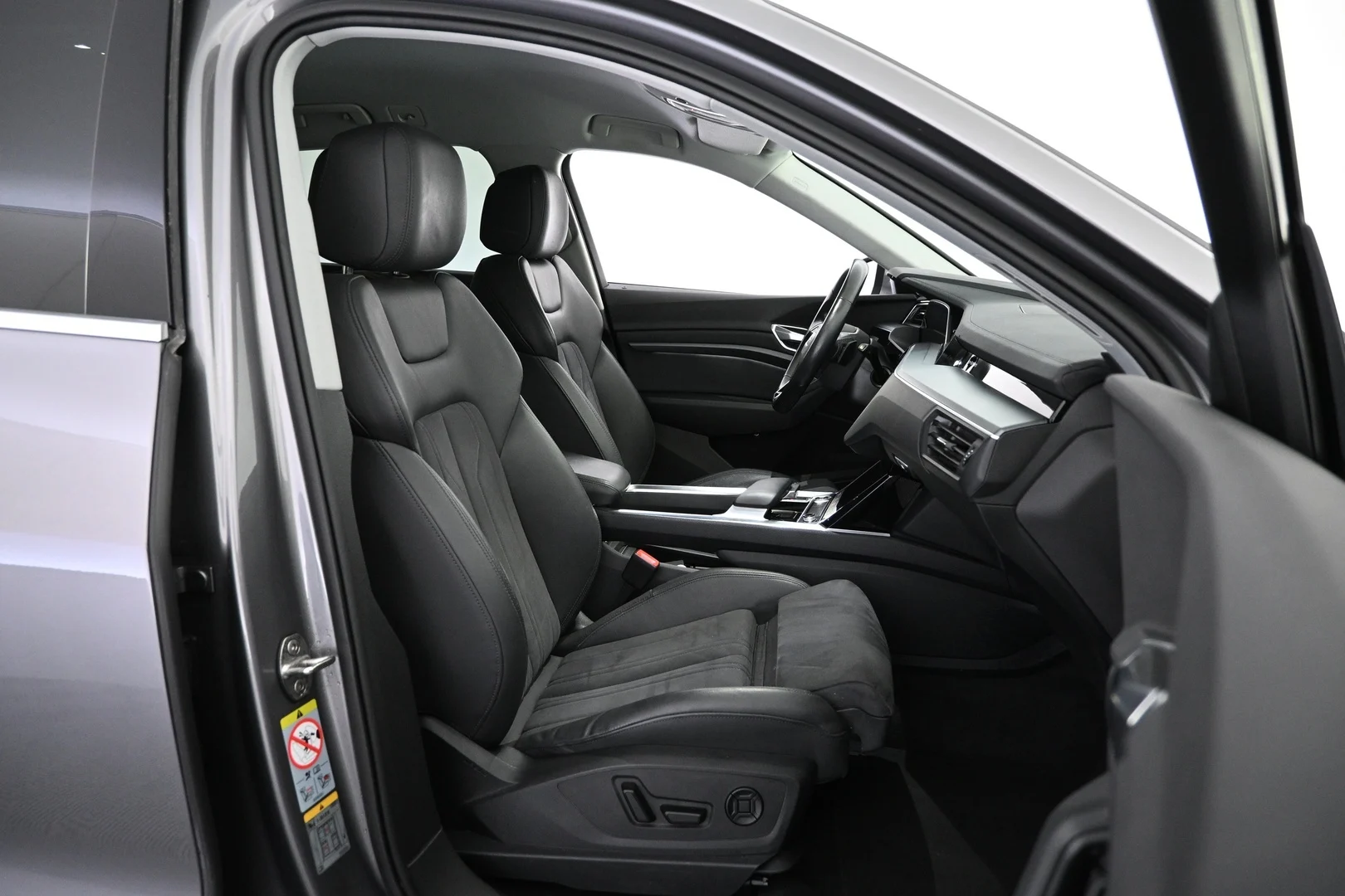 Car Image - 16WZds6VvmunPYdjbkvUDe