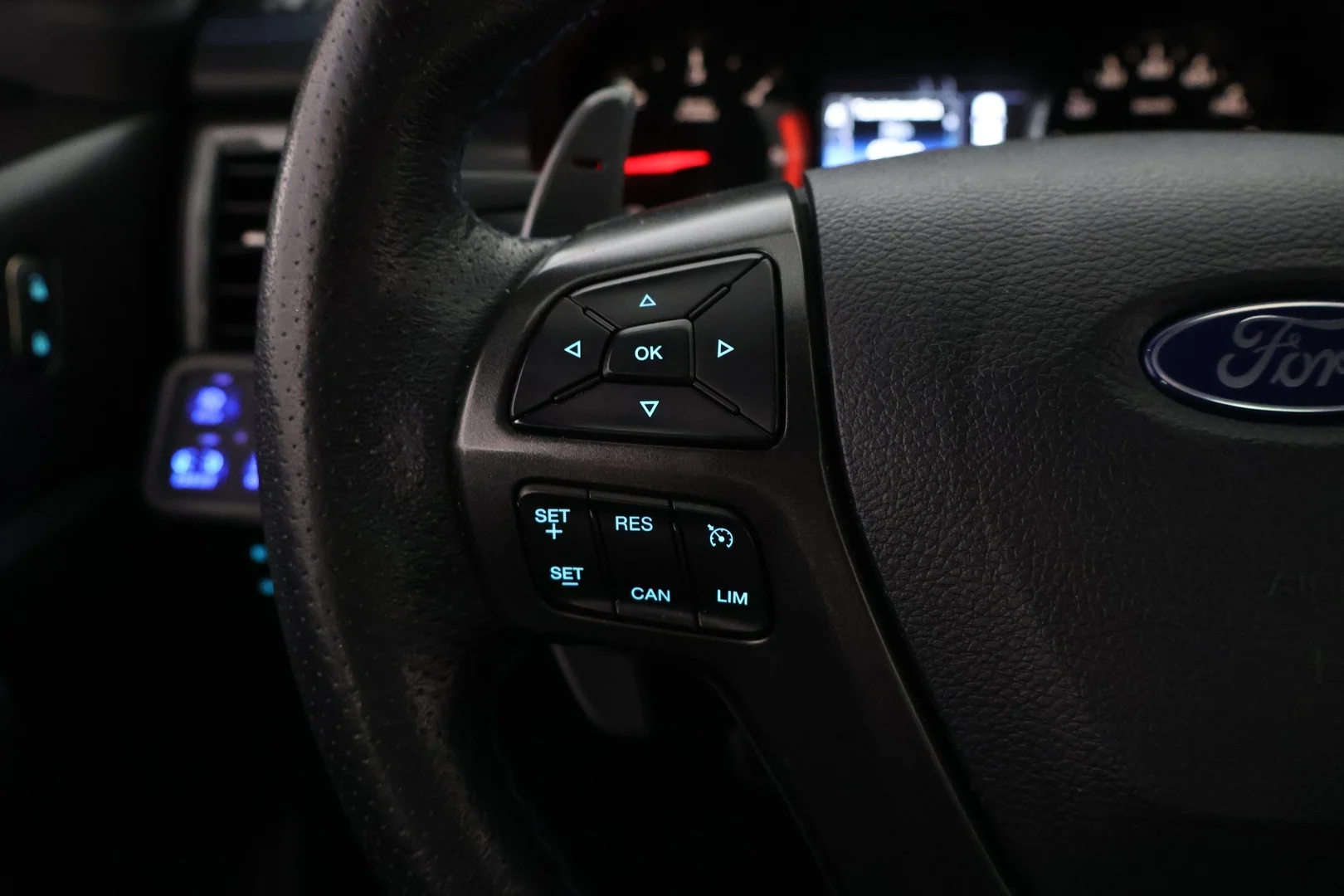Car Image - 3iE8AYdHphGr8HwEWTKEWJ