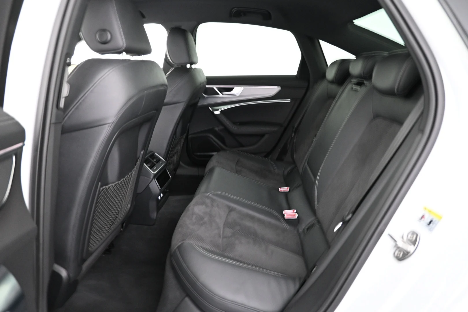 Car Image - 6VCgpeYgHKSExE7eD1OApy