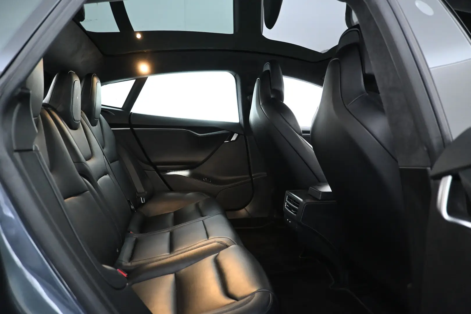 Car Image - c88SvOfYR5ksDAqvTxoUU