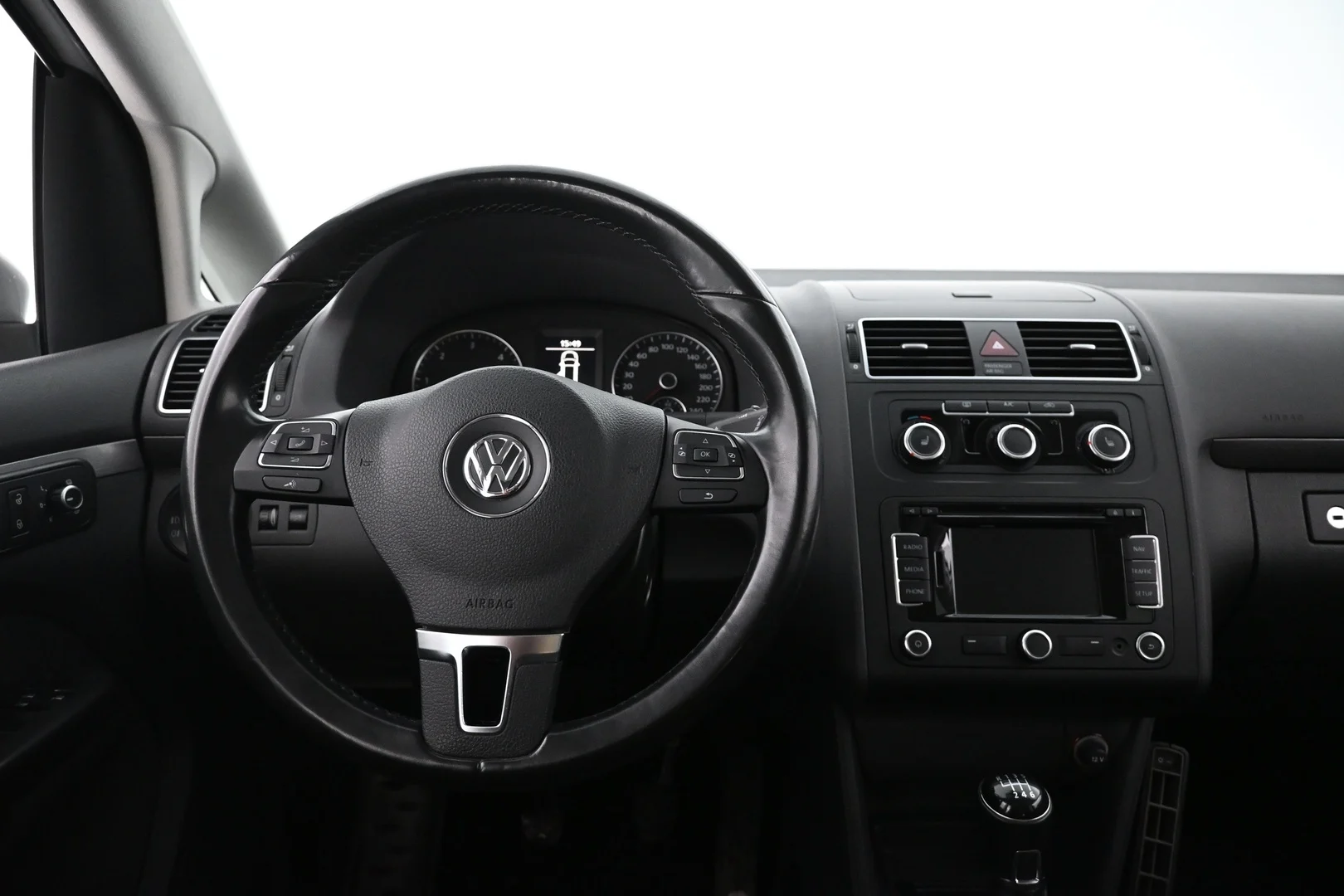 Car Image - 3IVJxxnVImVaTliDIR8Ewf