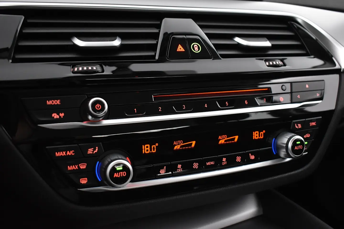 Car Image - 3sRJ7jVx2nRa4CqPRiDhl8