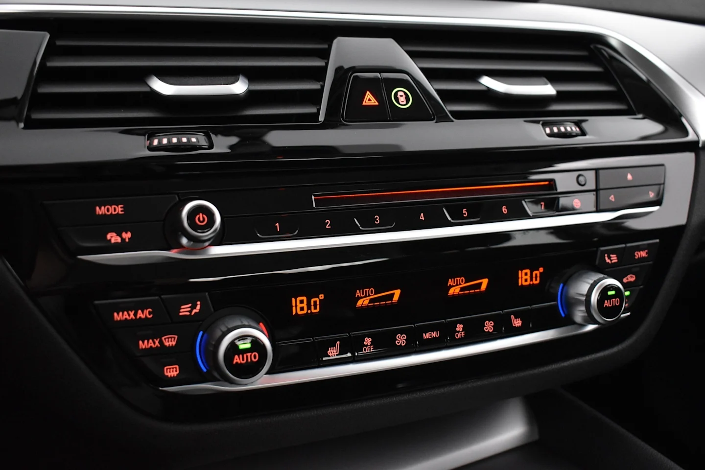 Car Image - 3sRJ7jVx2nRa4CqPRiDhl8
