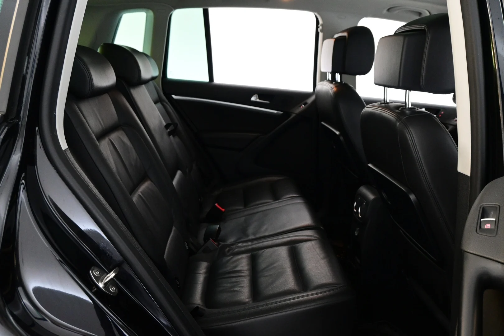Car Image - Y6PVhPx4tZ4diMNYaqIQo