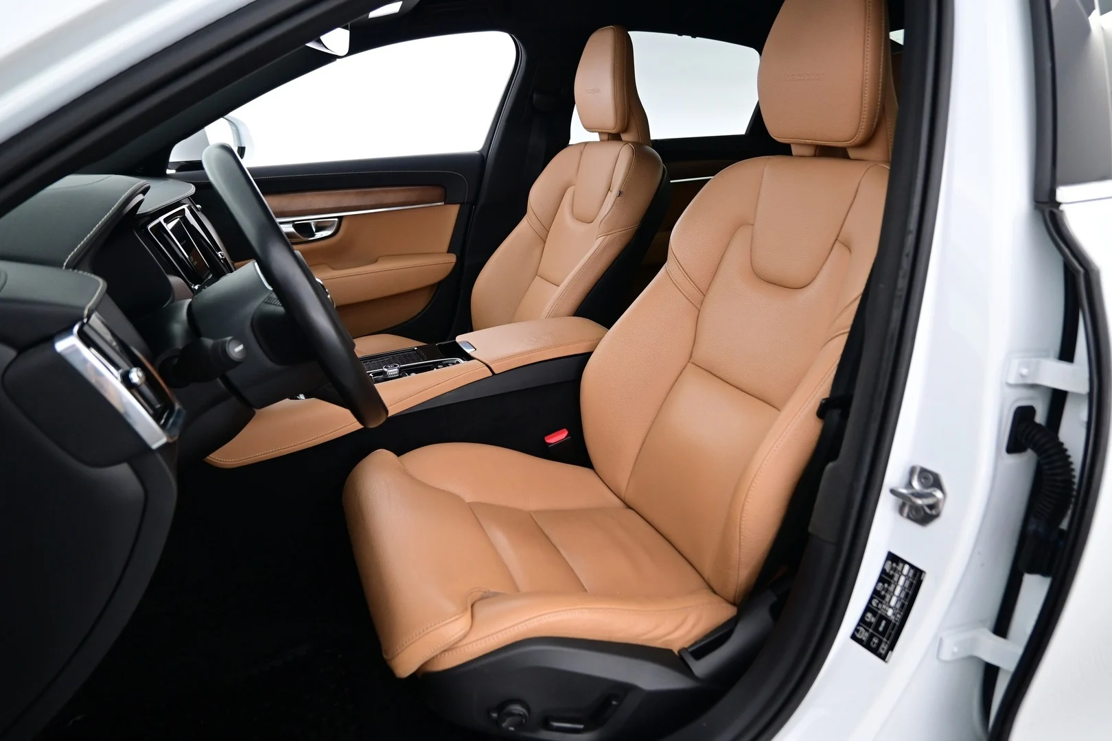 Car Image - 1BOHu70NoAsbh84xGIKb9J