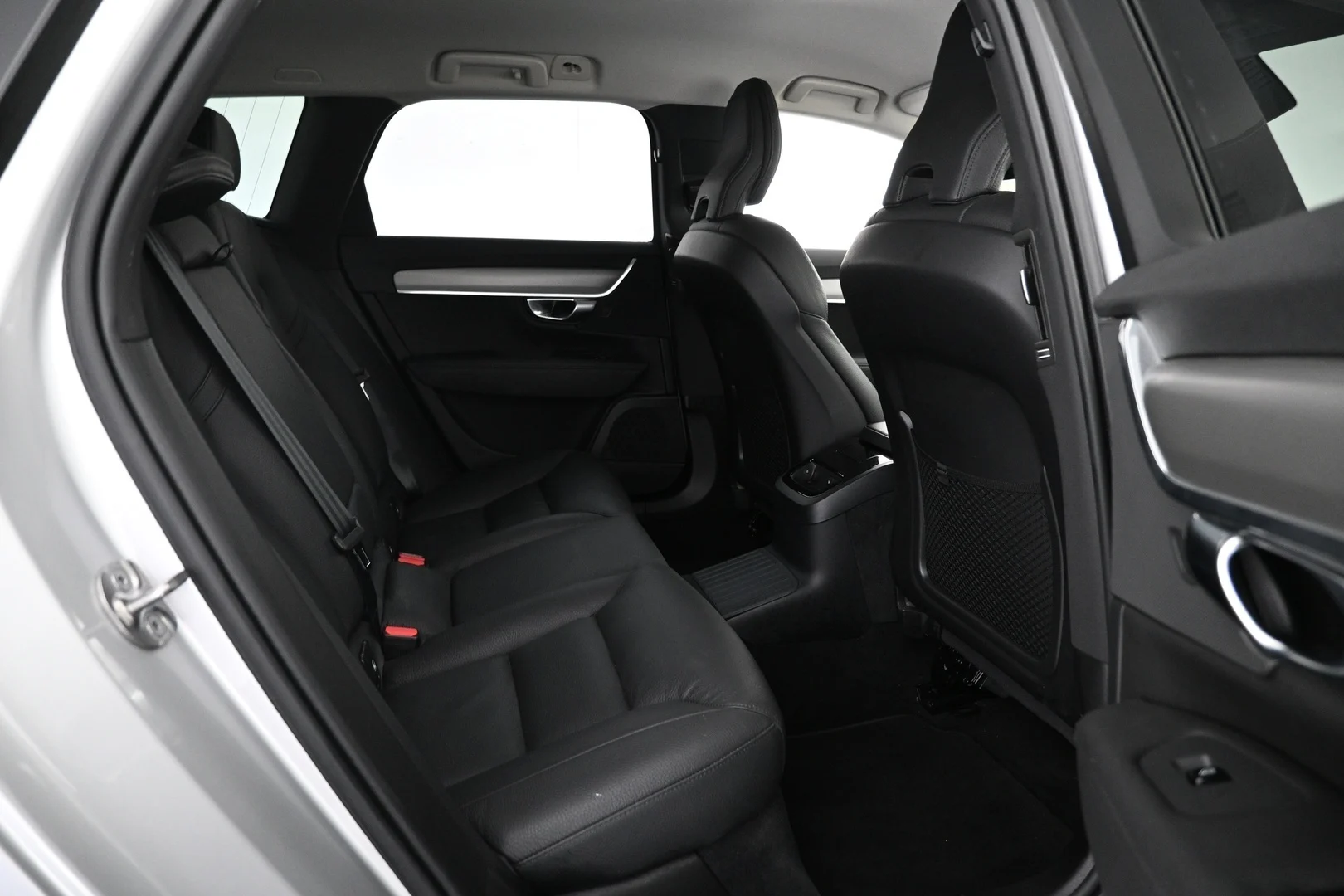 Car Image - 4naBzH1MrCn2zERTGVyjVO