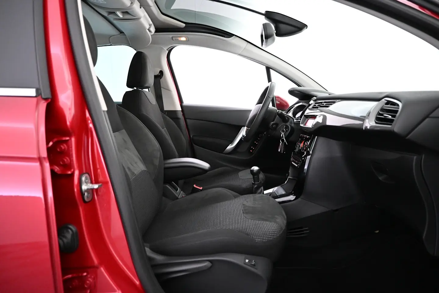 Car Image - 7MCkfa6bTbKu1PNNdKW6Zl