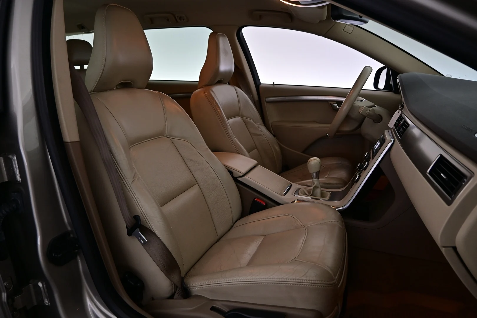 Car Image - 4JgrgkZkIUKN1Xr8v4jMrY