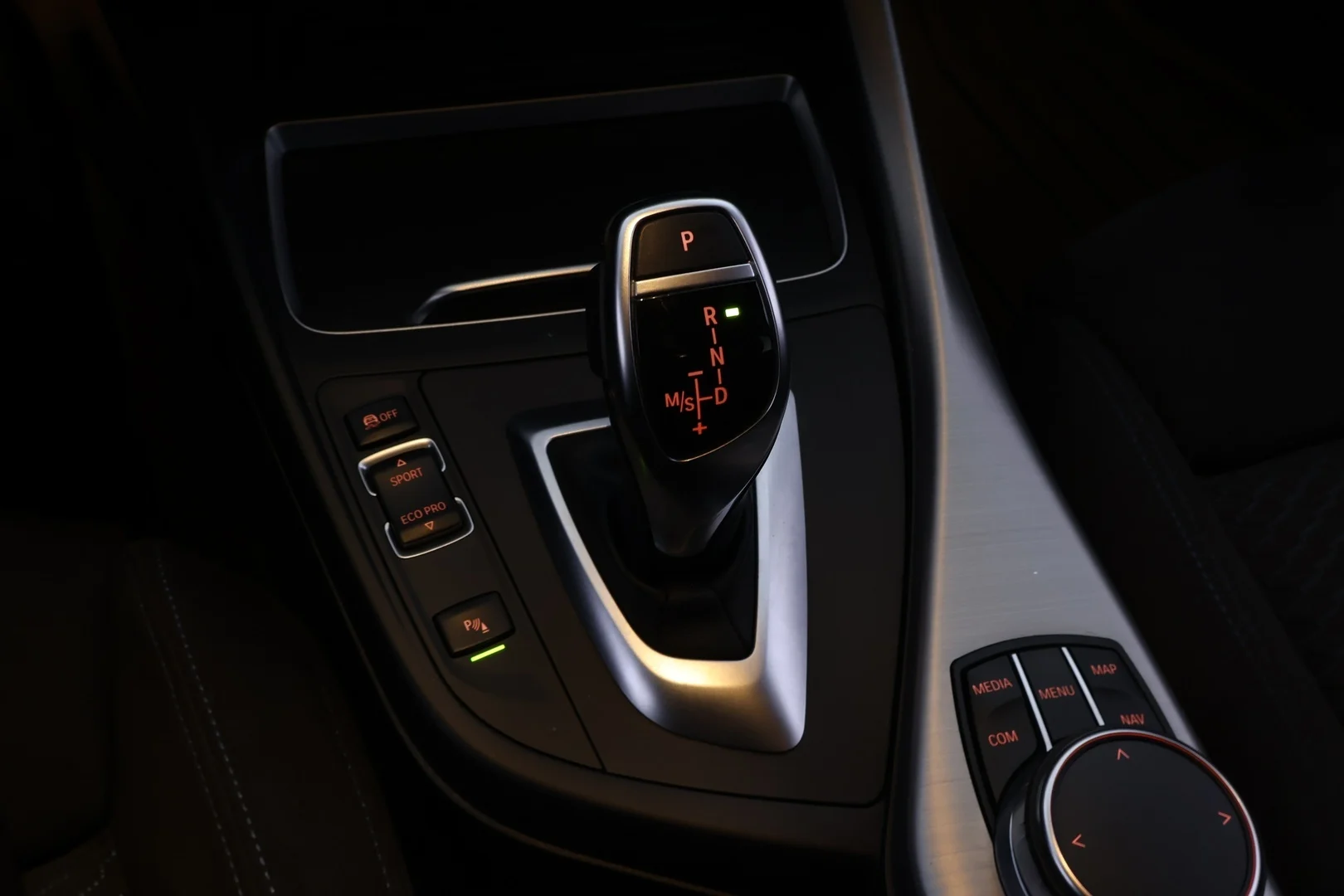 Car Image - 6i29SpZqq4HkxagUnB8uTC