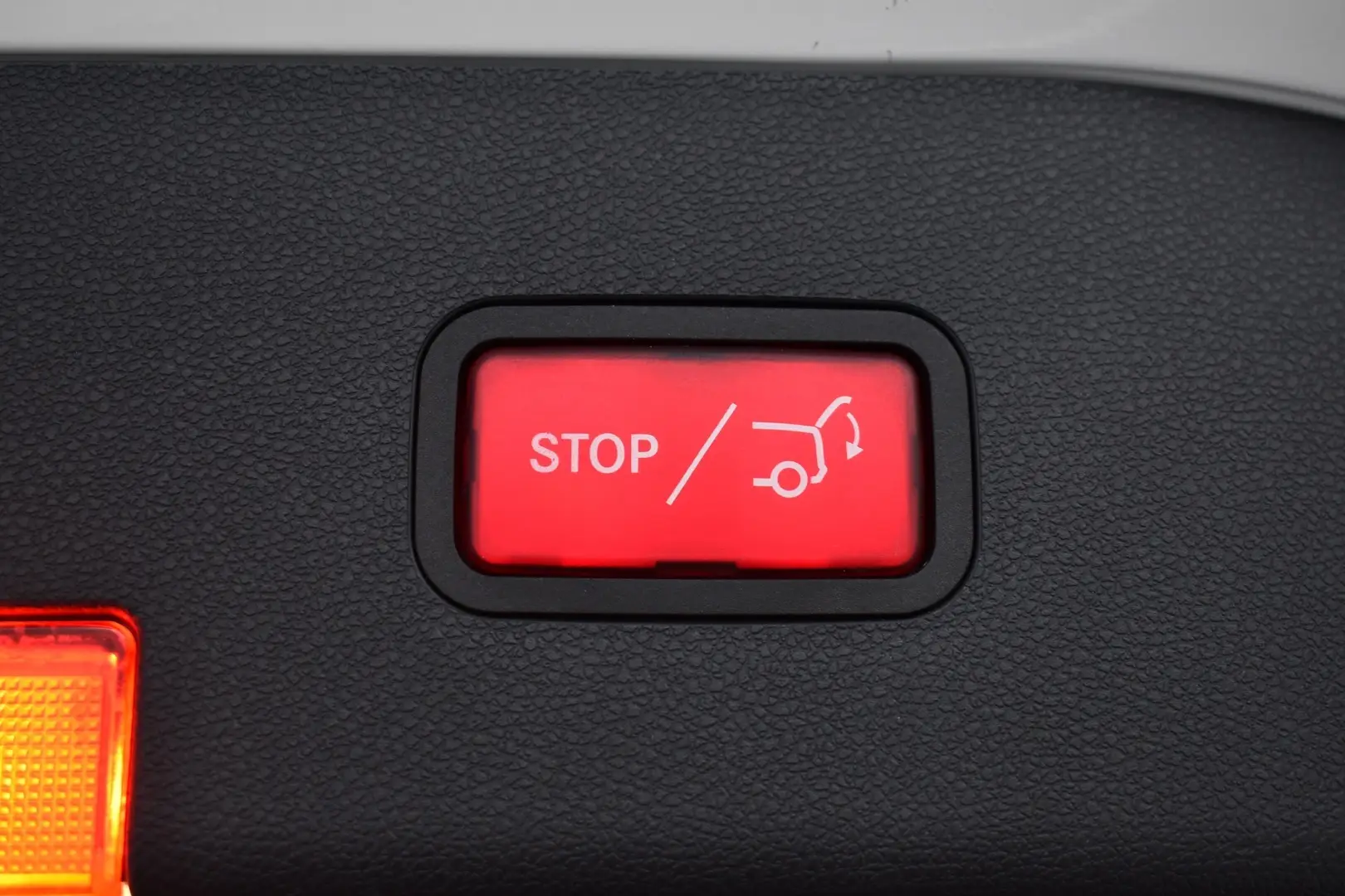 Car Image - mVR9odQt4c6ElLhBcWNBQ