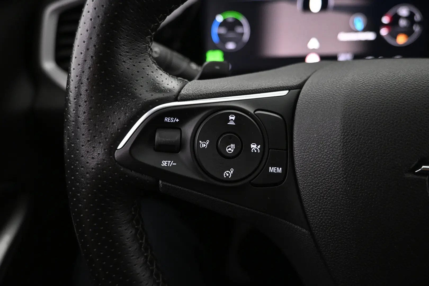 Car Image - 7fD9v5CY9l4mL6ExHWvZZN