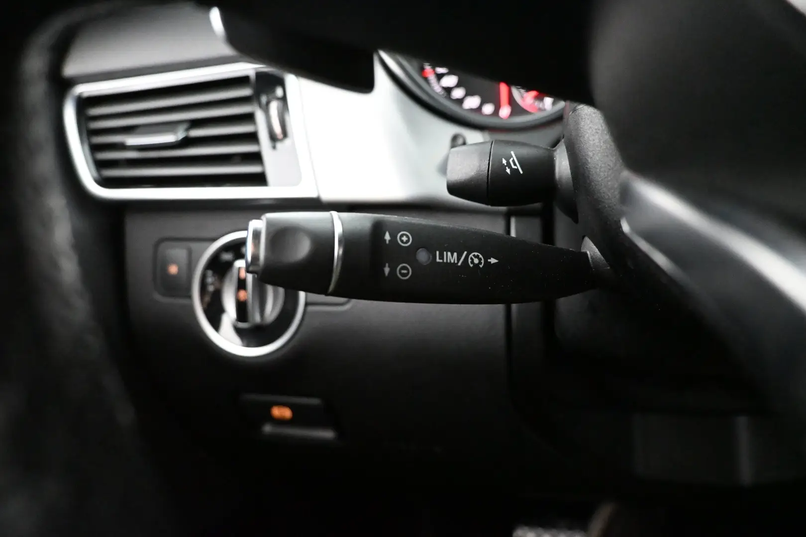 Car Image - 2g6VAabyrnatxh9O1HHNdU