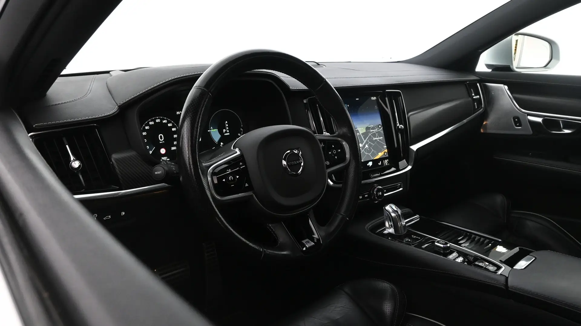 Car Image - GiMbuYobyxQC3NUb0mGVy