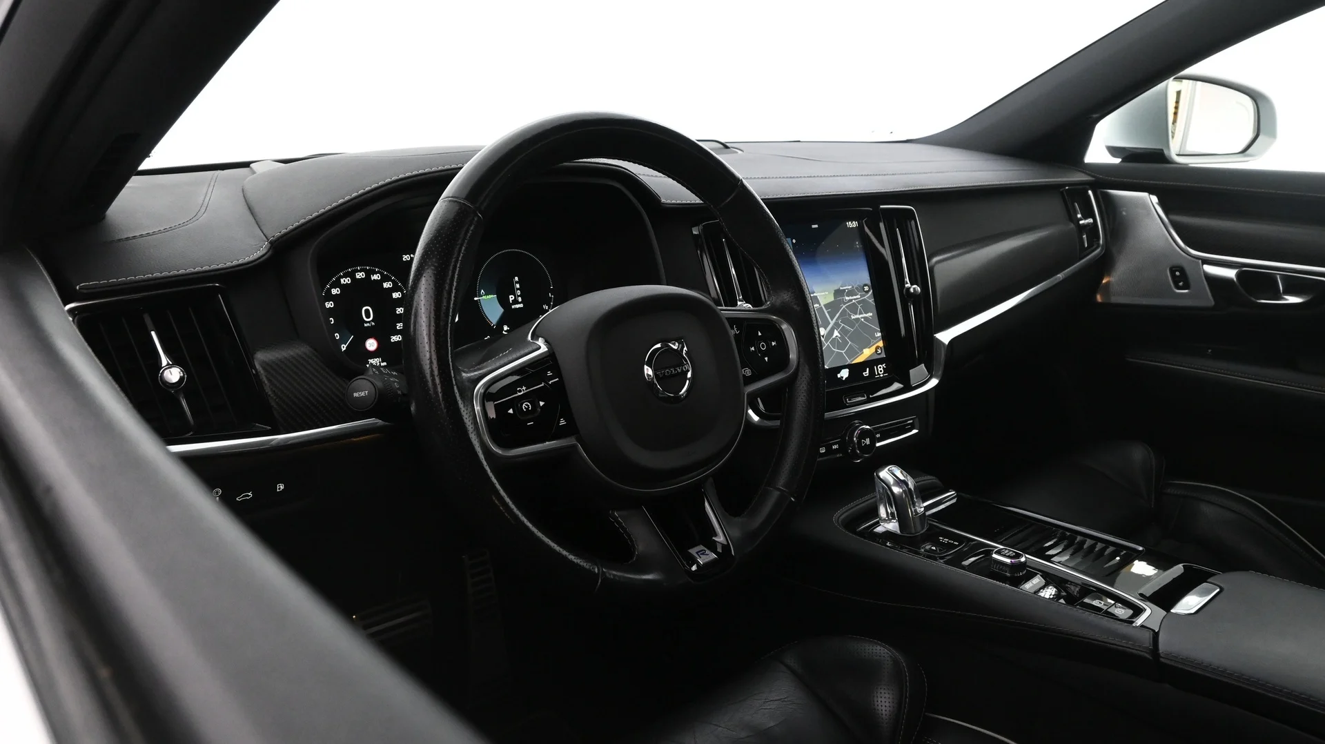 Car Image - GiMbuYobyxQC3NUb0mGVy