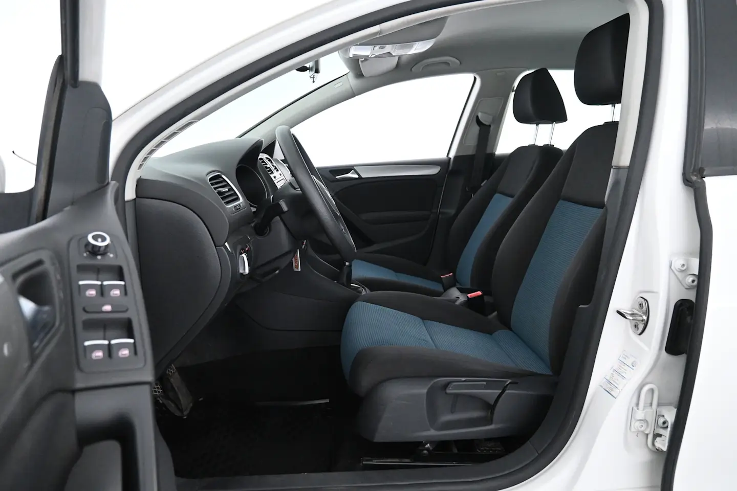 Car Image - 4PUjTZkG06DD75cKPM4Upr