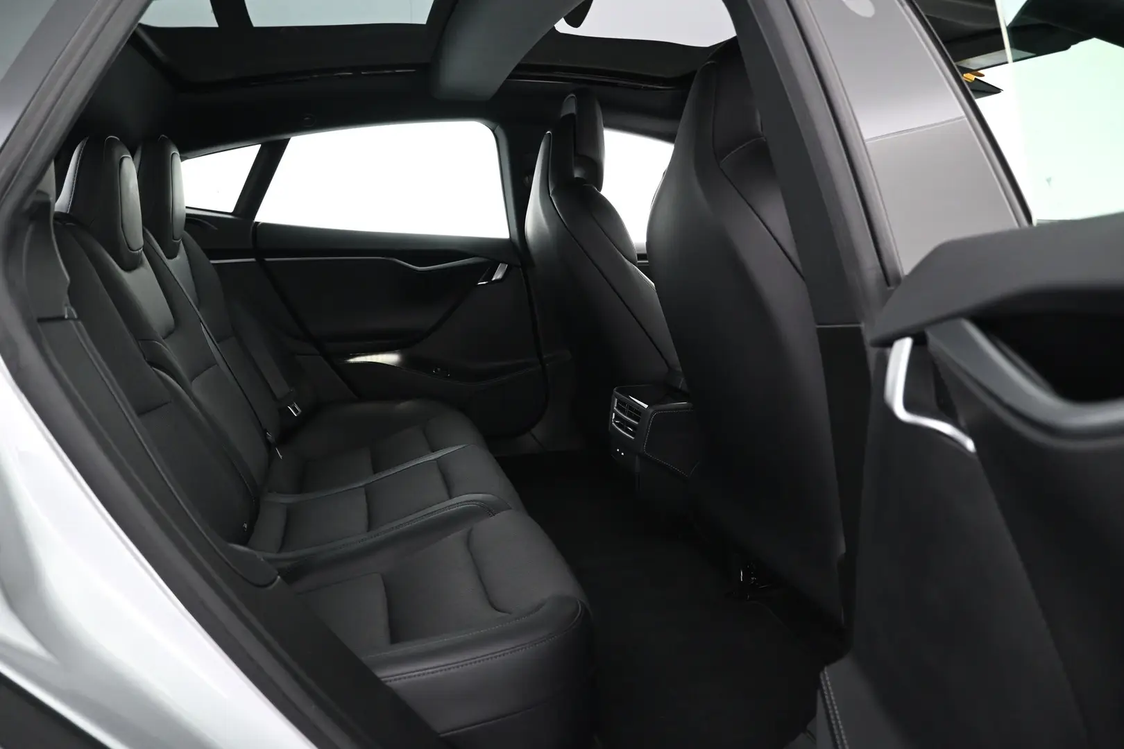 Car Image - G0QTEWHow0oFqZuzCEYiz