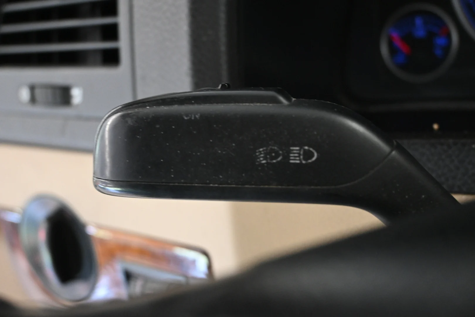 Car Image - 7LkwnFZUt6aSvB44ZIvJX5
