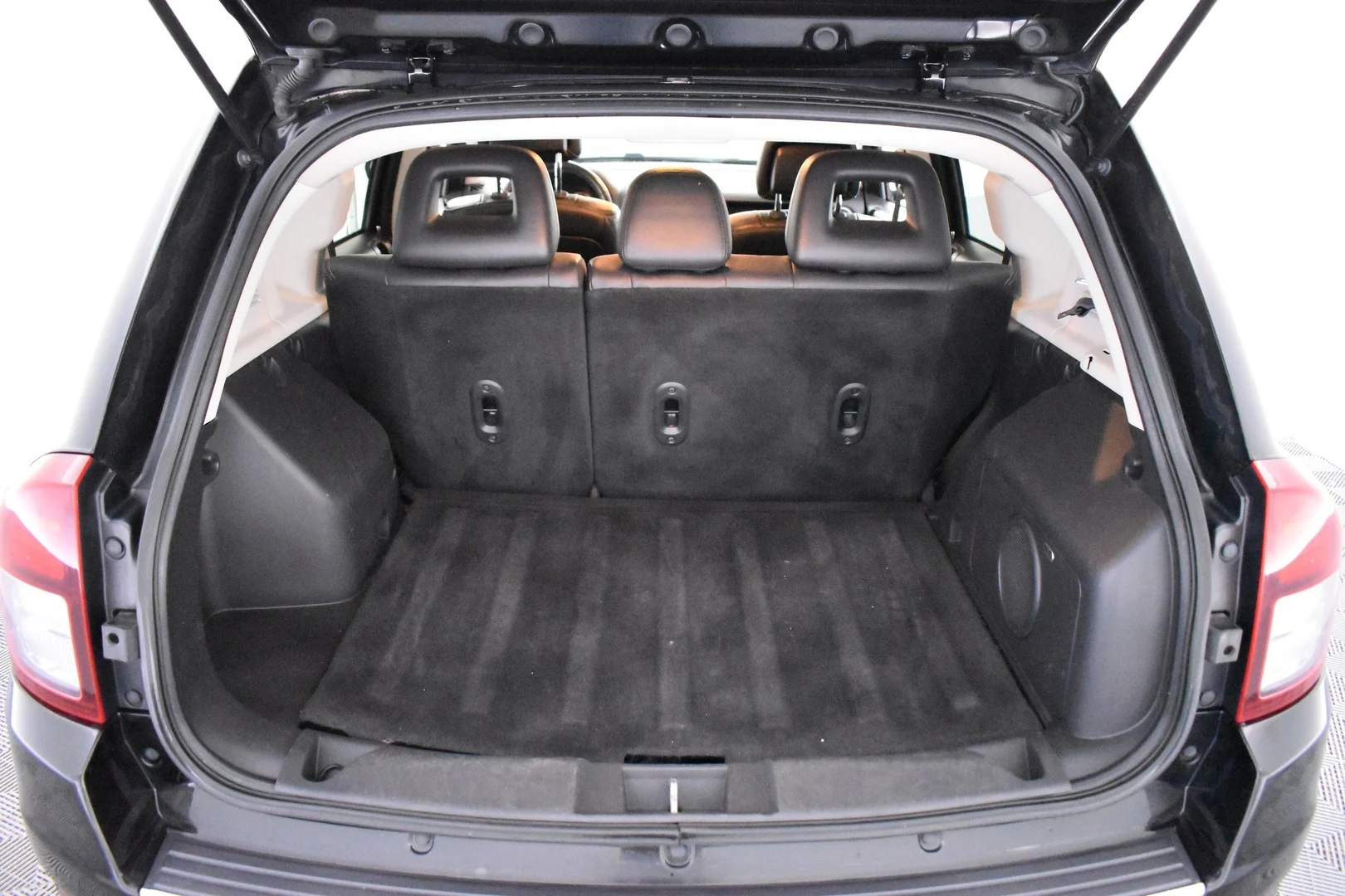 Car Image - 4LXjkUmmoZI9EJjxv0myCd