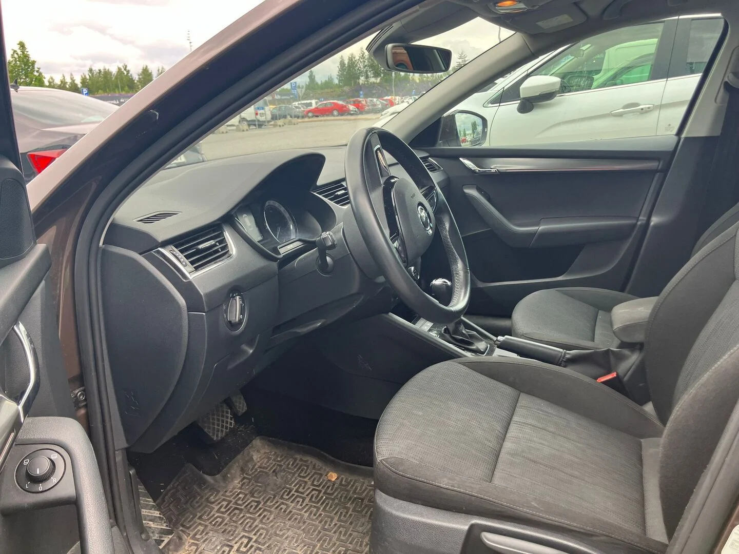 Car Image - IzWjlfXeRVg5qVTRWxS1P