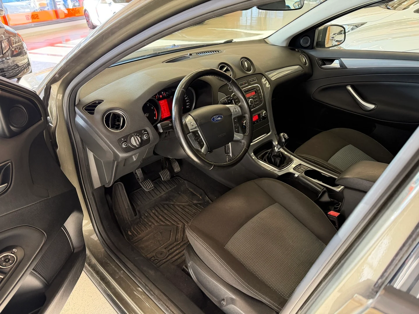Car Image - 3FFWtG9Mb3NtVg9ii00hXx