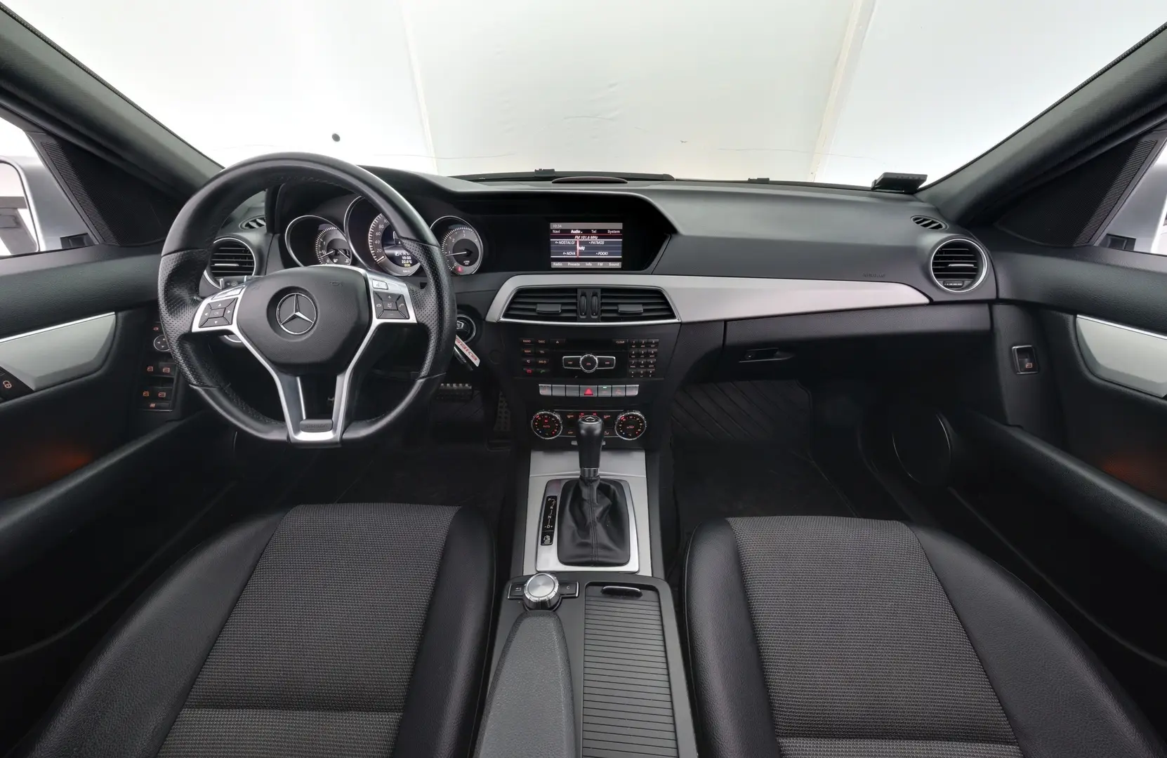 Car Image - 4wn4UNkQovGKzt0R9hqdDf