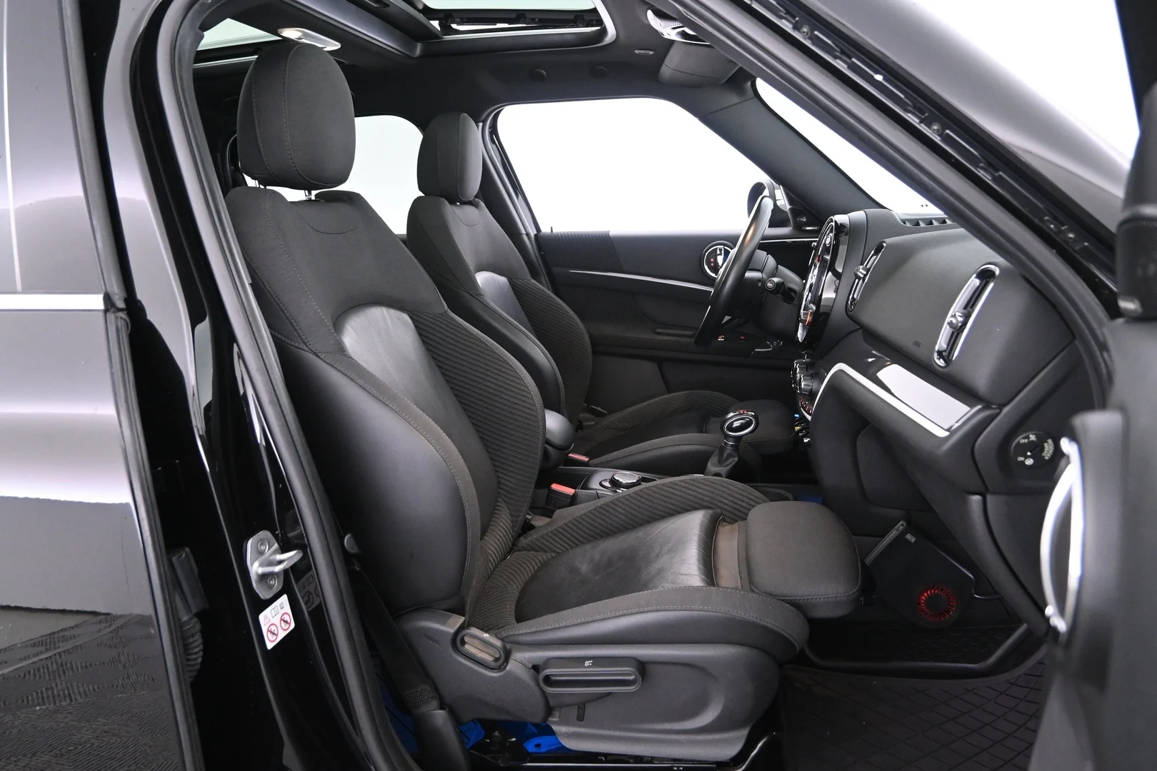 Car Image - 1HOHnzYMIGm3Zl1sHbax3Q