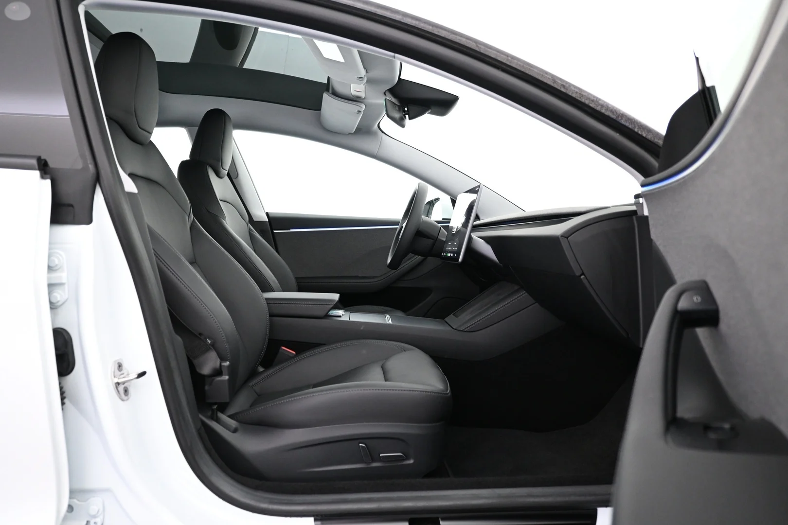Car Image - 2NF40Y7ijeDCWK5U7Nj2IC