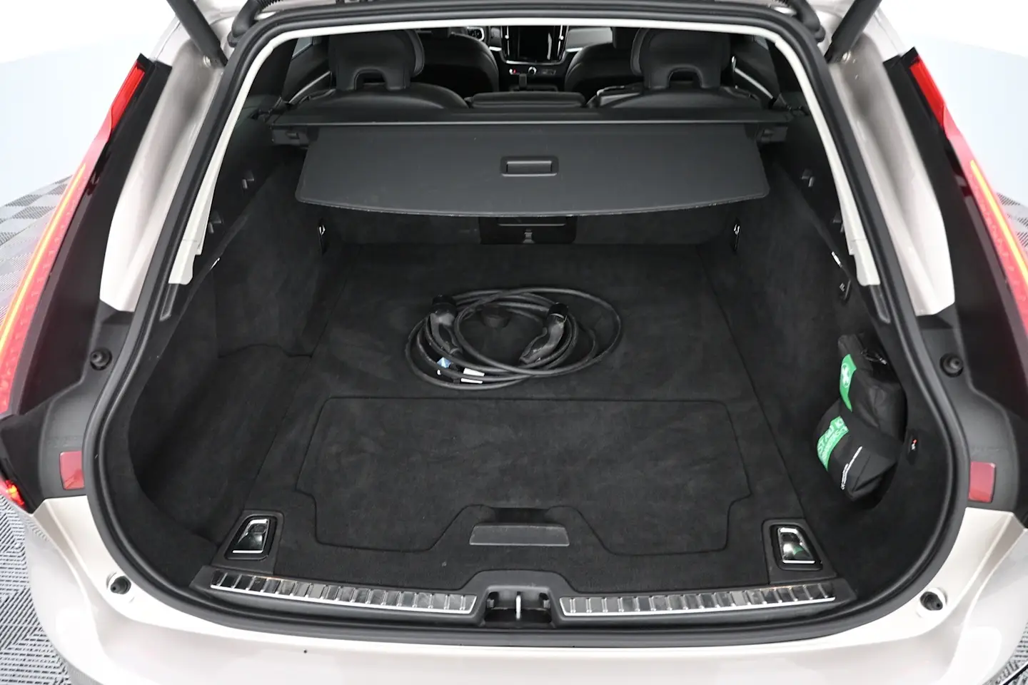Car Image - 7naXsWQKsNkuDRiMzupdGl