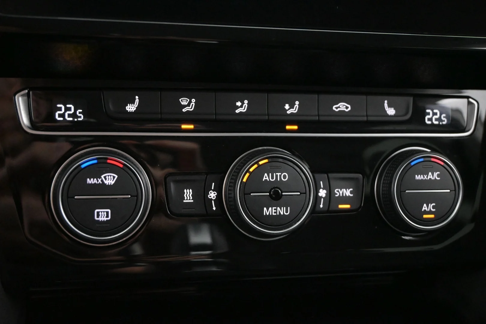 Car Image - 2uSetRmLrhgu4jQWtjDbEV