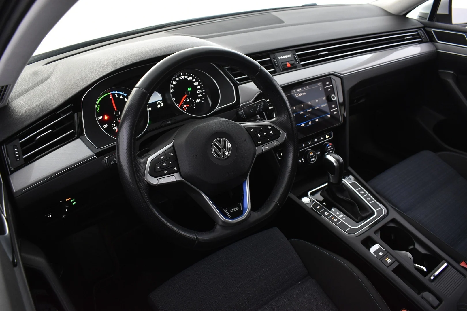 Car Image - yxrTsy2l3ulAghUxL2I4s