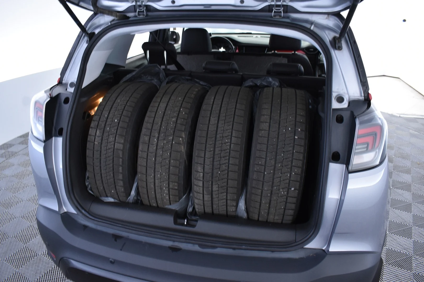 Car Image - 78N8nyg6gnIWlZ4cXebeU8