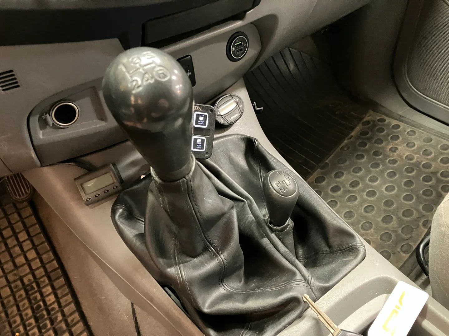 Car Image - 2v7tOEZUvW6jdH3I3Coco3