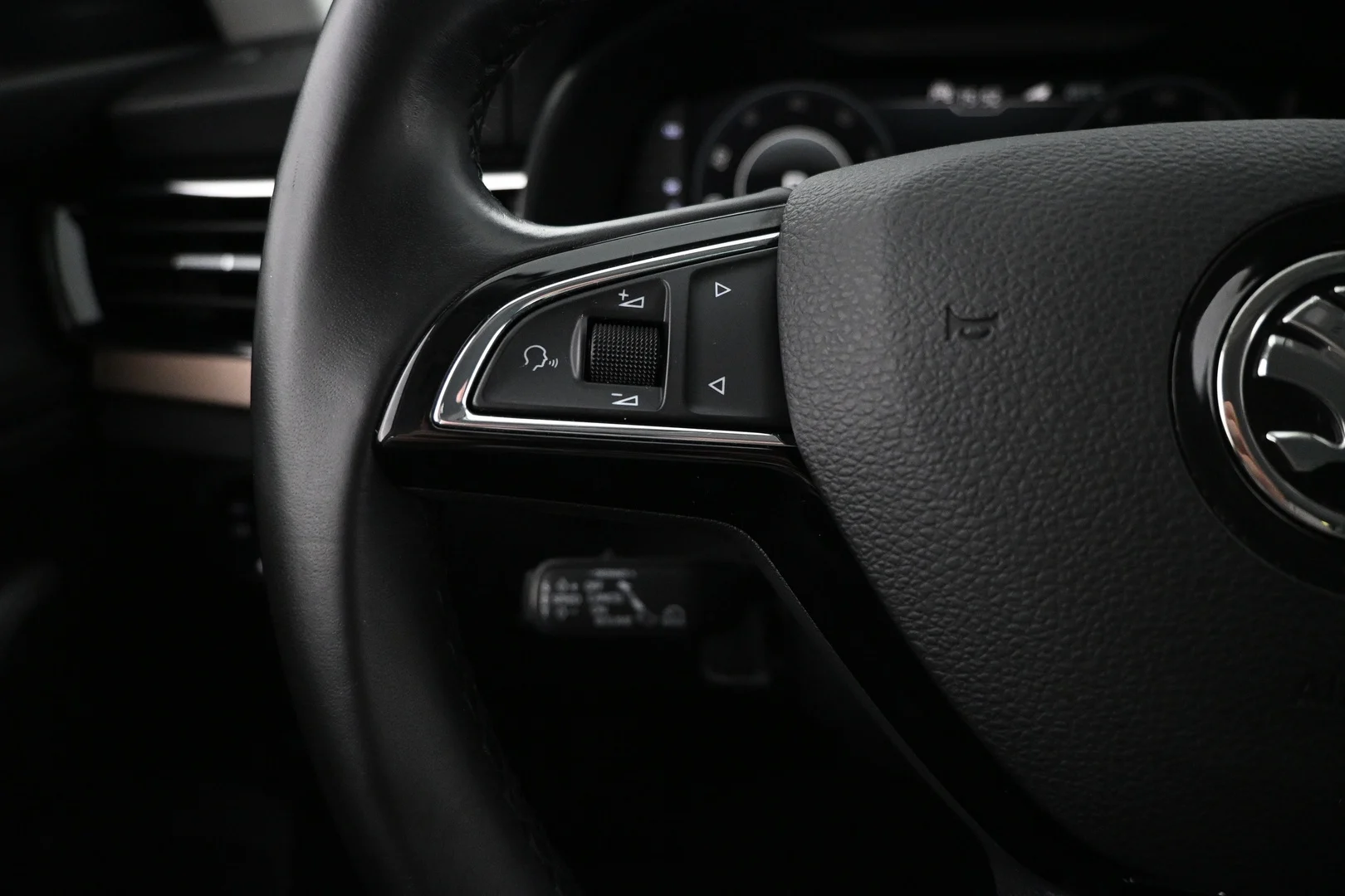 Car Image - PlurHUdh6yyiel85ELeKY