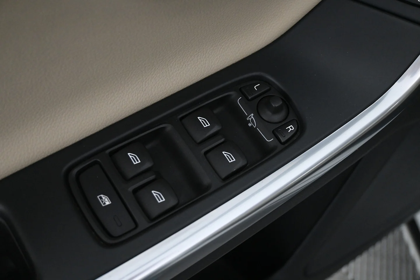 Car Image - fYT1uQerrjby0FhN9sObI