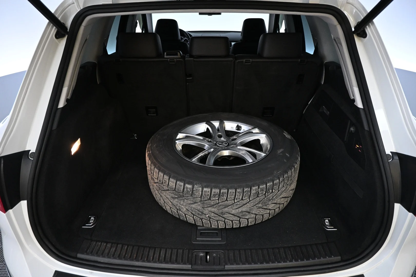 Car Image - 4qWeKFLjym8h6ZwXZk4Ksx