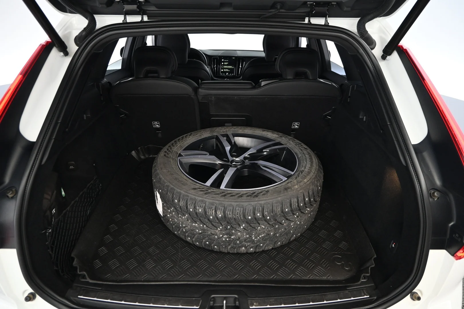 Car Image - 5mVCLU2xBzeOdBww1bqMom