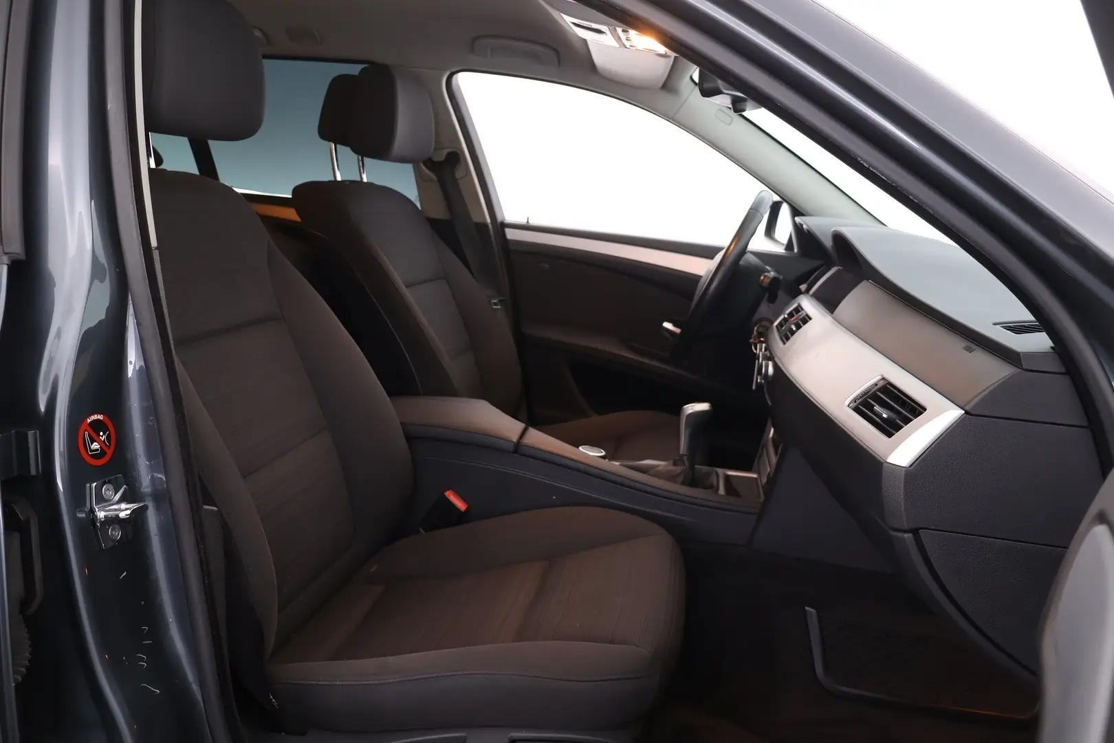 Car Image - 7MqUaeQJRyyNzQOngi8CGb