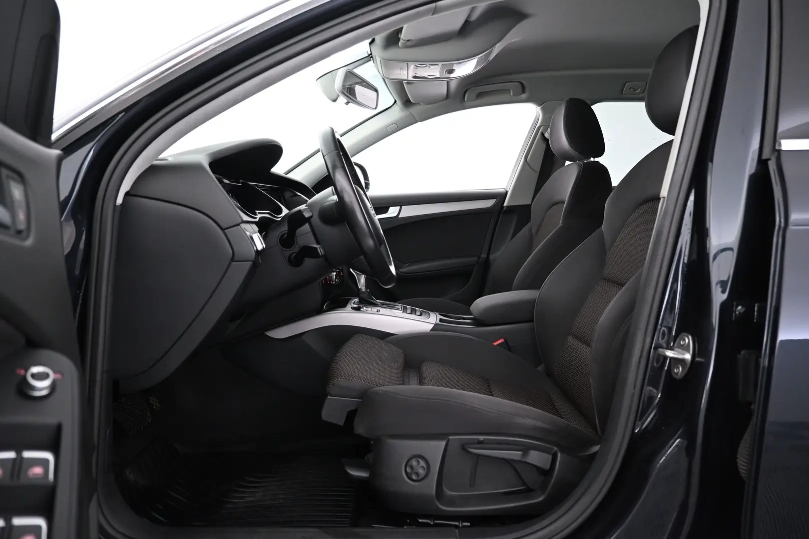 Car Image - 4du8Q3XbghQKaUuiHHjuoT