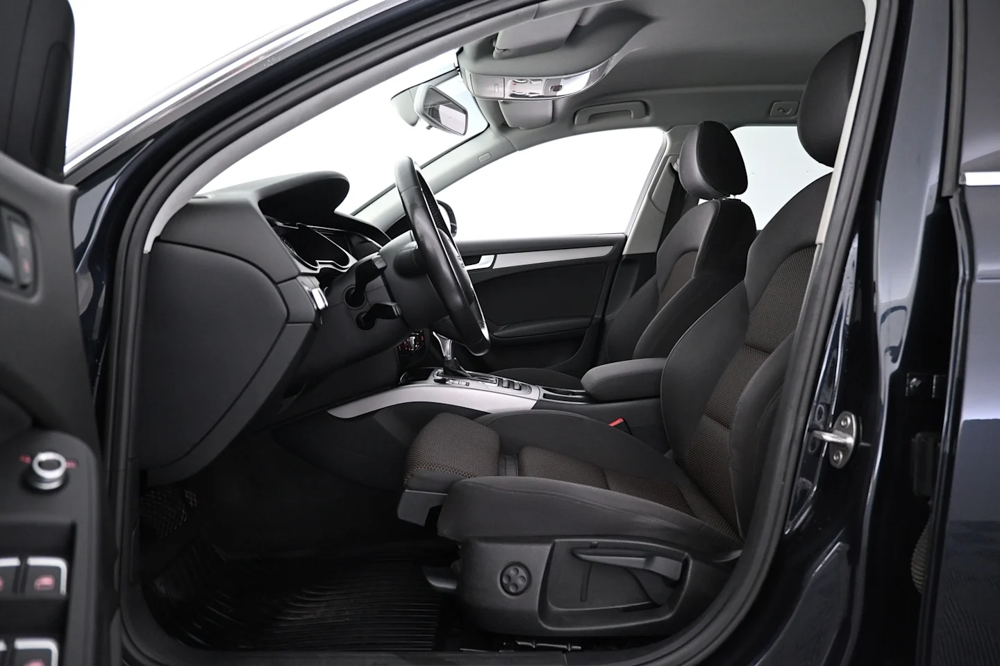 Car Image - 4du8Q3XbghQKaUuiHHjuoT